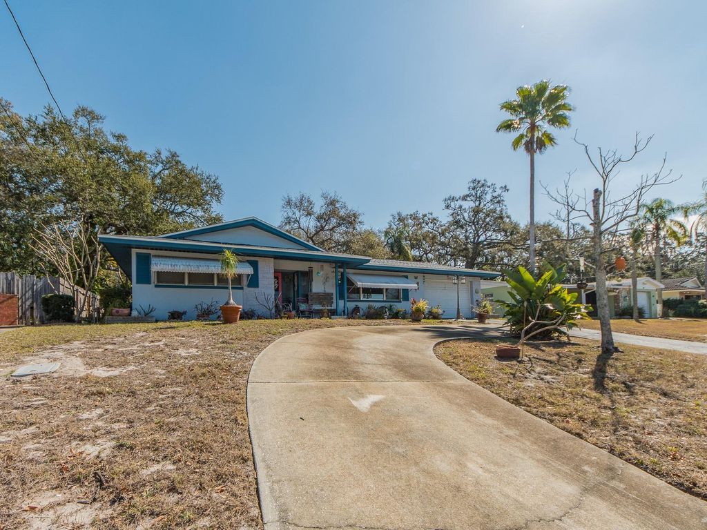 471 SIERRA CIRCLE E, Largo, FL 33770