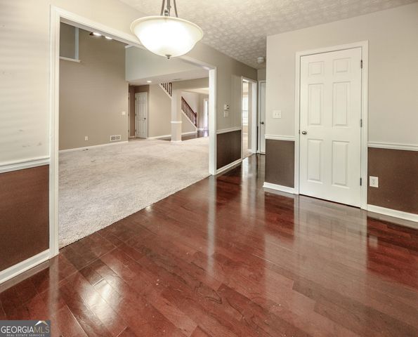 529 Plantation Creek Drive, Loganville, GA 30052