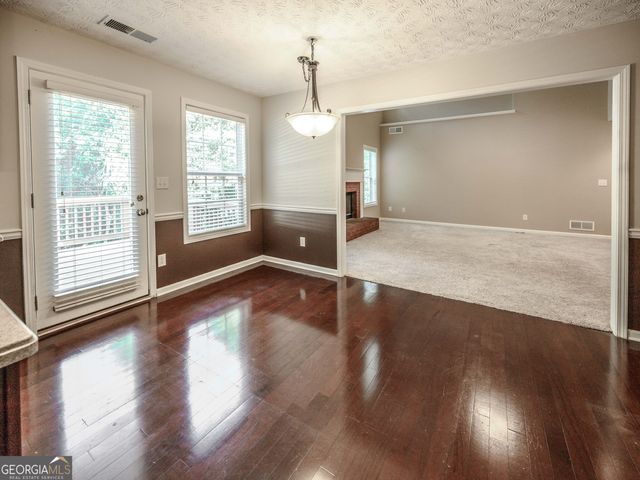 529 Plantation Creek Drive, Loganville, GA 30052