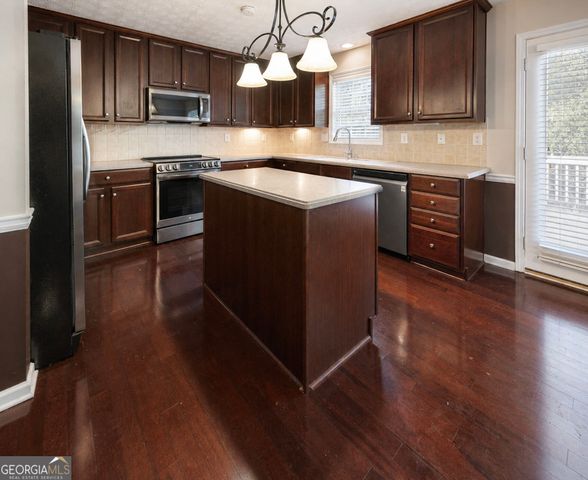 529 Plantation Creek Drive, Loganville, GA 30052