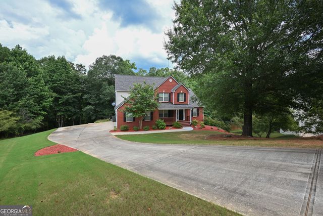 529 Plantation Creek Drive, Loganville, GA 30052