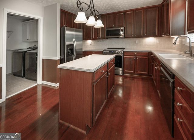 529 Plantation Creek Drive, Loganville, GA 30052