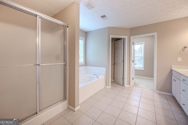 529 Plantation Creek Drive, Loganville, GA 30052
