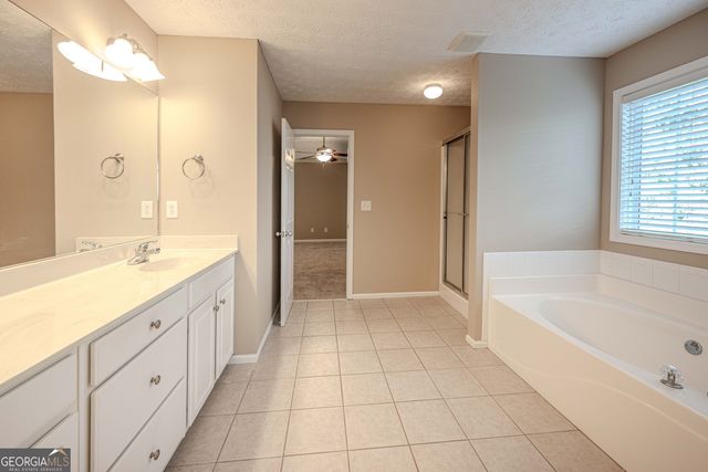 529 Plantation Creek Drive, Loganville, GA 30052