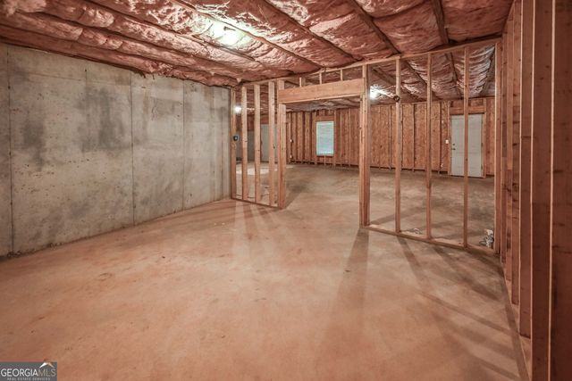 529 Plantation Creek Drive, Loganville, GA 30052