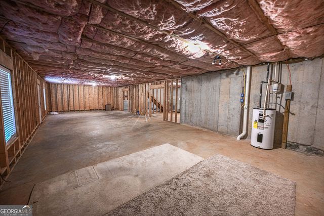 529 Plantation Creek Drive, Loganville, GA 30052