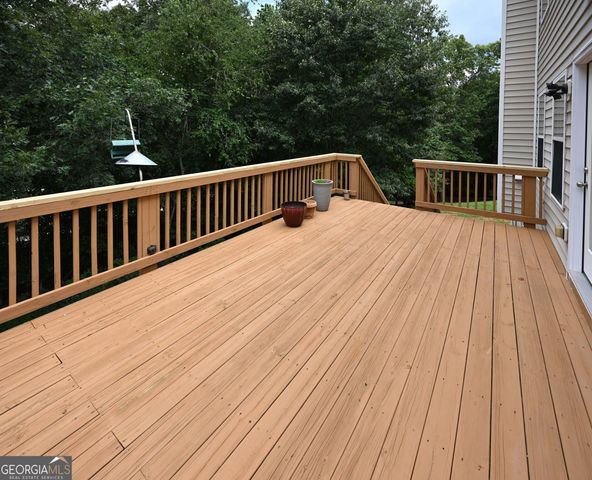 529 Plantation Creek Drive, Loganville, GA 30052