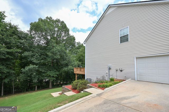 529 Plantation Creek Drive, Loganville, GA 30052