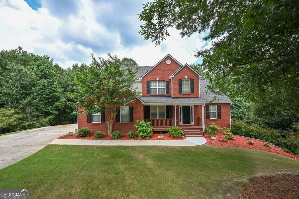 529 Plantation Creek Drive, Loganville, GA 30052