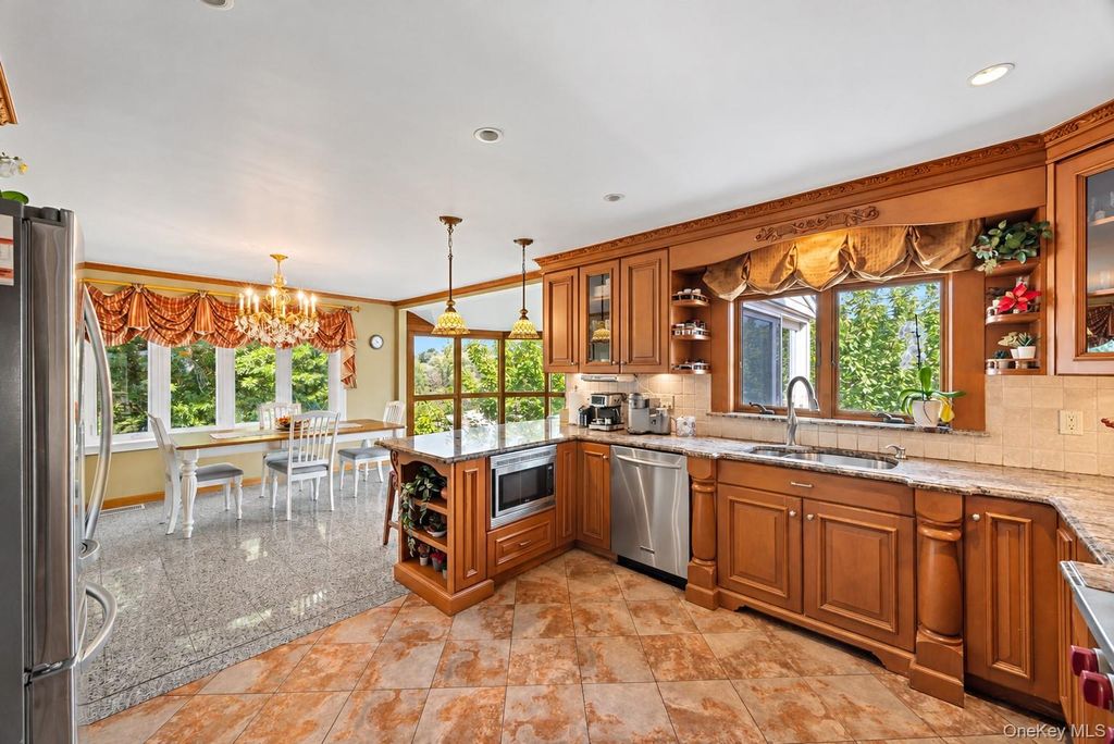 81 Avondale Road, Yonkers, NY 10710 — photo 5