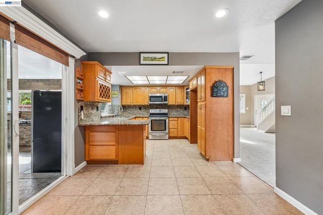 109 Crownpointe Dr, Vallejo, CA 94591