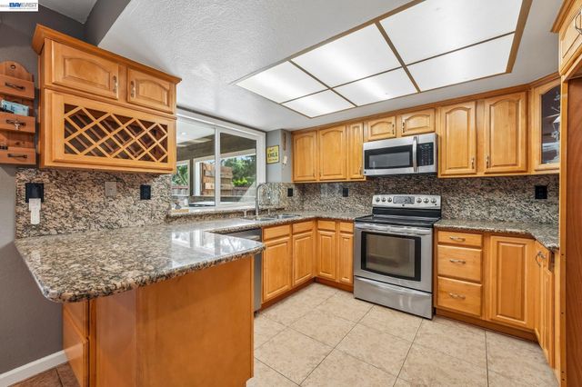 109 Crownpointe Dr, Vallejo, CA 94591