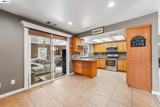 109 Crownpointe Dr, Vallejo, CA 94591