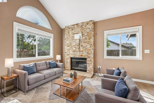 109 Crownpointe Dr, Vallejo, CA 94591