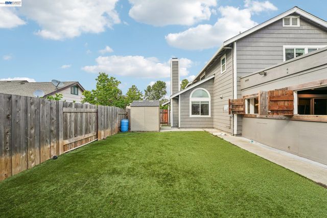 109 Crownpointe Dr, Vallejo, CA 94591