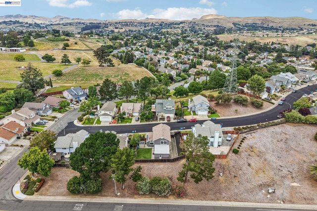 109 Crownpointe Dr, Vallejo, CA 94591
