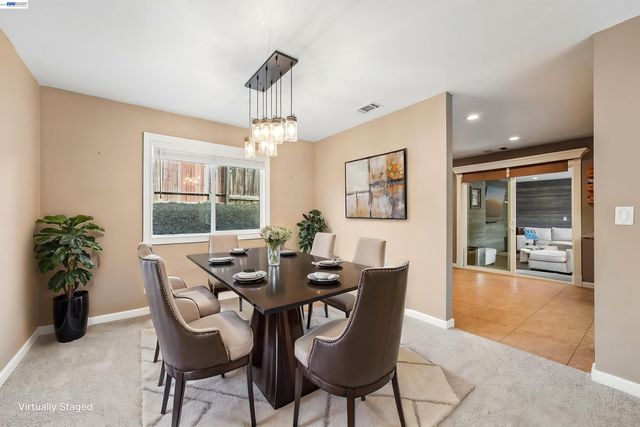 109 Crownpointe Dr, Vallejo, CA 94591