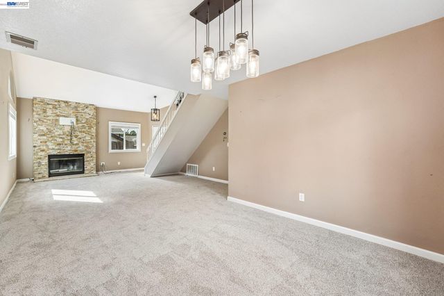 109 Crownpointe Dr, Vallejo, CA 94591