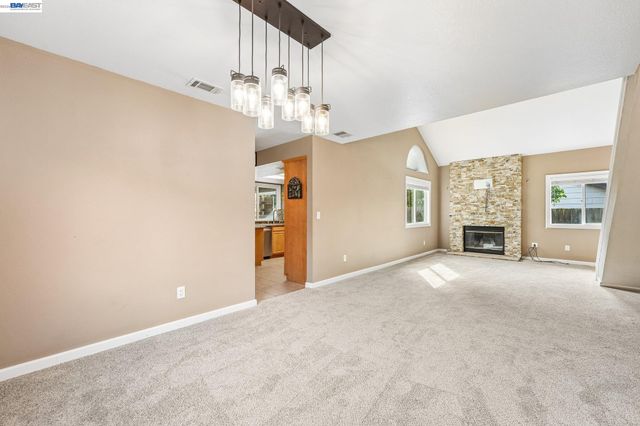 109 Crownpointe Dr, Vallejo, CA 94591