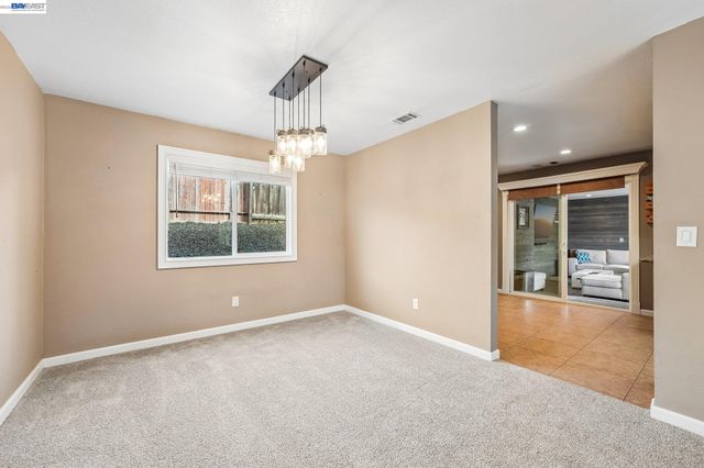 109 Crownpointe Dr, Vallejo, CA 94591