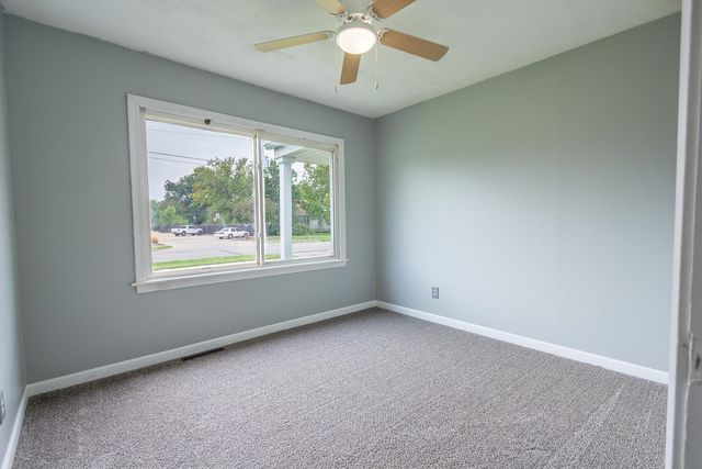 517 E Cloud St, Salina, KS 67401