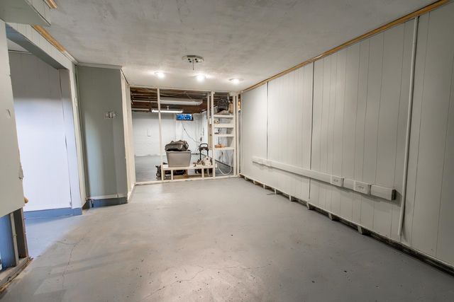 517 E Cloud St, Salina, KS 67401