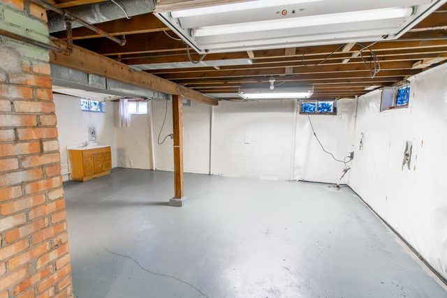 517 E Cloud St, Salina, KS 67401