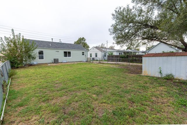 517 E Cloud St, Salina, KS 67401