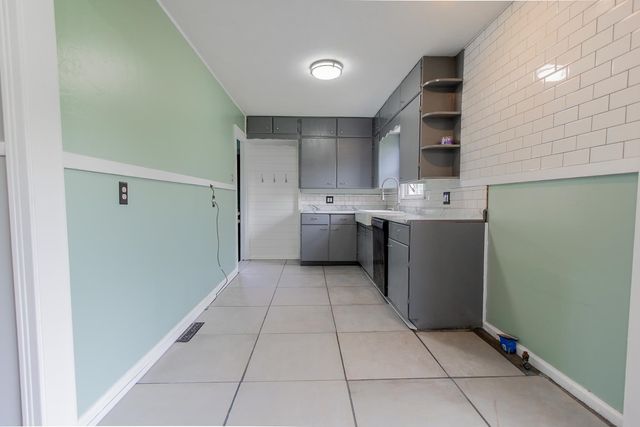 517 E Cloud St, Salina, KS 67401