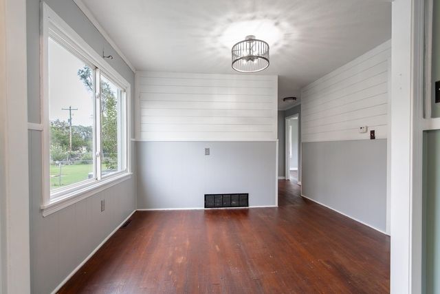 517 E Cloud St, Salina, KS 67401