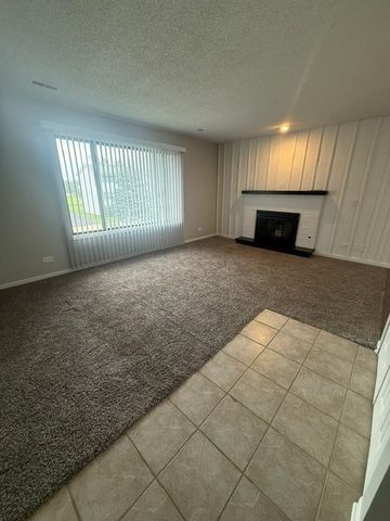 1025 MANCHESTER Court 1025, South Elgin, IL 60177