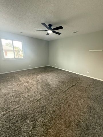 1025 MANCHESTER Court 1025, South Elgin, IL 60177