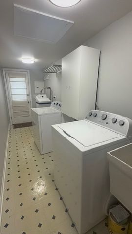 1025 MANCHESTER Court 1025, South Elgin, IL 60177