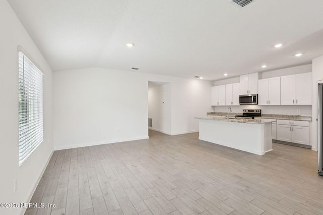 7762 CAHILL Lane, Jacksonville, FL 32219