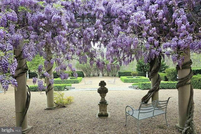 1674 N JAMES MADISON HWY, Locust Dale, VA 22948