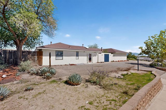 1328 Rio Grande Boulevard SW, Los Lunas, NM 87031