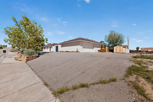 1328 Rio Grande Boulevard SW, Los Lunas, NM 87031