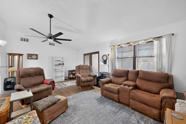 1328 Rio Grande Boulevard SW, Los Lunas, NM 87031