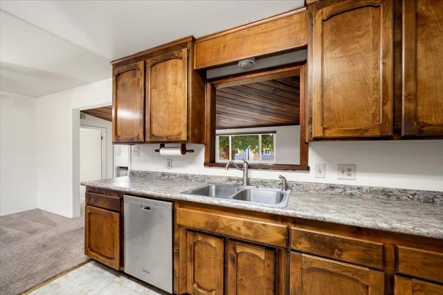 304 Marian Way, Roseville, CA 95678