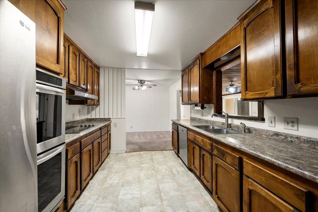 304 Marian Way, Roseville, CA 95678