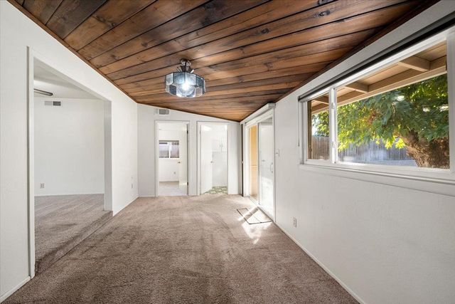 304 Marian Way, Roseville, CA 95678