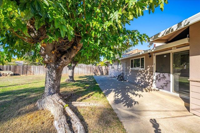 304 Marian Way, Roseville, CA 95678