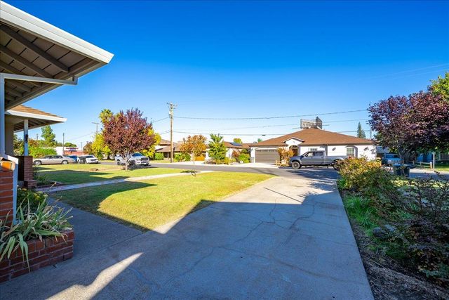 304 Marian Way, Roseville, CA 95678