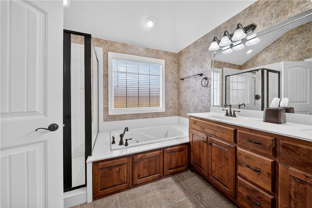 4005 SW Staverton Drive, Bentonville, AR 72713