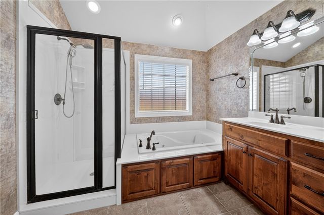 4005 SW Staverton Drive, Bentonville, AR 72713