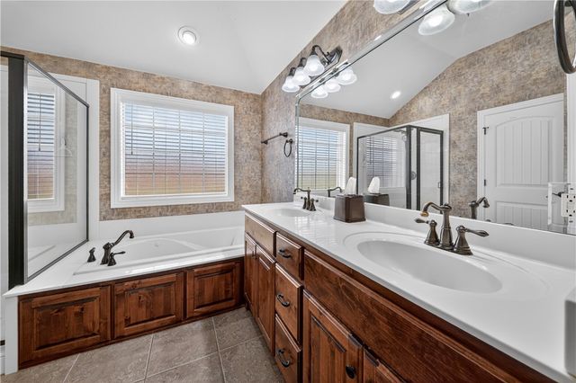 4005 SW Staverton Drive, Bentonville, AR 72713