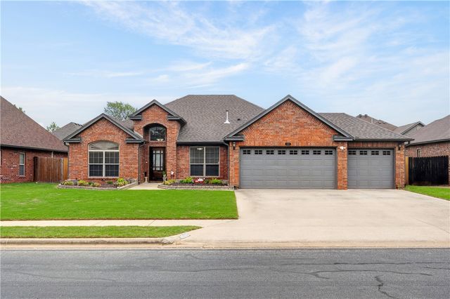 4005 SW Staverton Drive, Bentonville, AR 72713