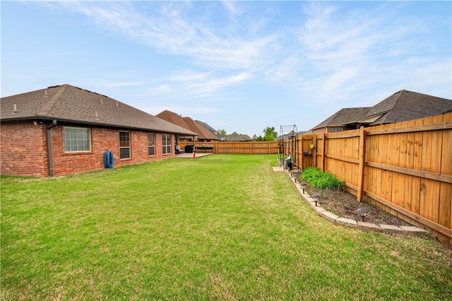 4005 SW Staverton Drive, Bentonville, AR 72713
