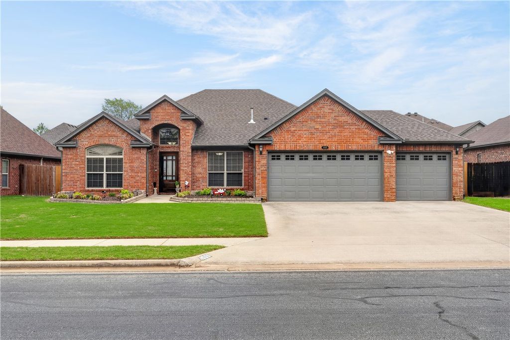 4005 SW Staverton Drive, Bentonville, AR 72713