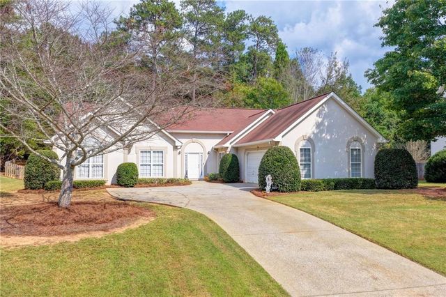 7135 Hunters Trace Drive, Cumming, GA 30028